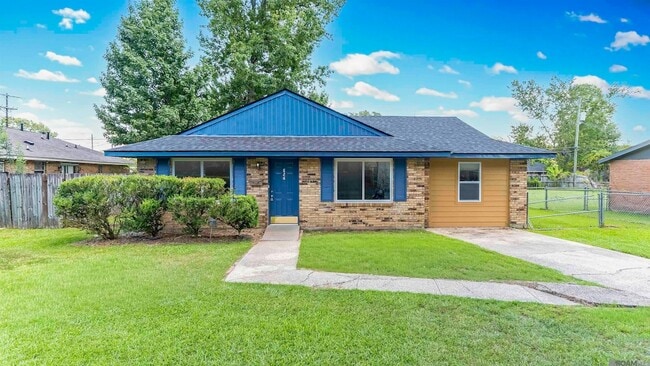 Building Photo - 826 Sherron Ave