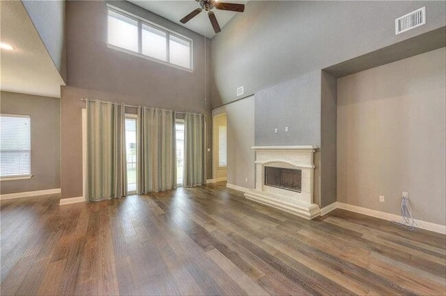Photo - 203 Ancient Oak Way