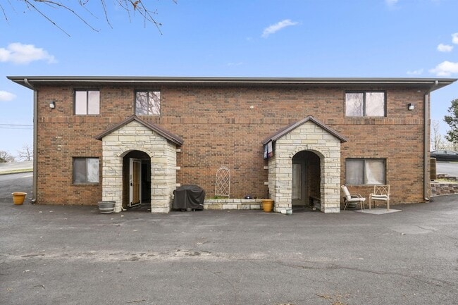 Photo - 1 Woodland Ave