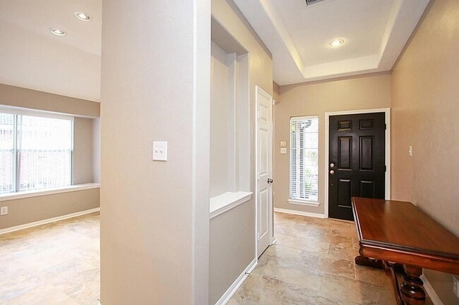 Photo - 155 Avonlea Ct