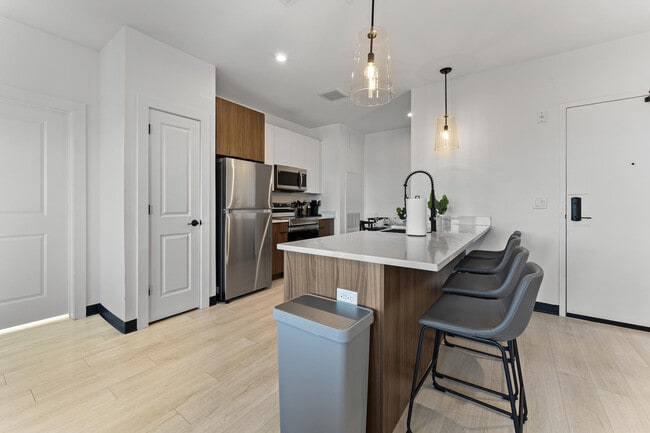 Photo - 600 Broadway-SI ID1240310P Unit SI ID1240310P