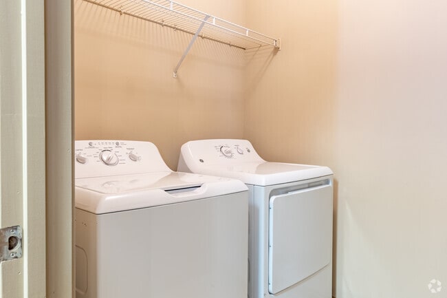 3BR, 2BA - 1519SF (The Santa Anita) - Wesley Stonecrest Apartments at Lithonia