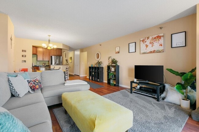 Photo - 401 S 1st St