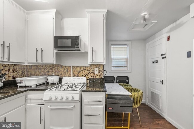 Photo - 807 Houston Ave