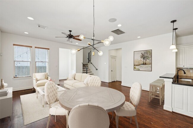 Photo - 1120 W 18th St