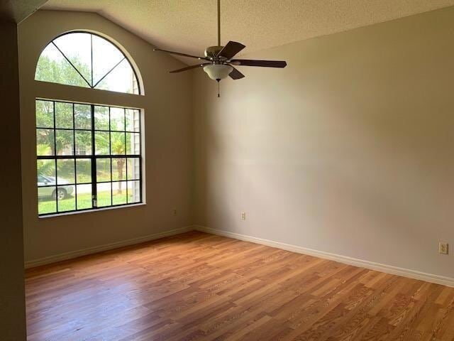 Photo - 1098 Elmsford St NW