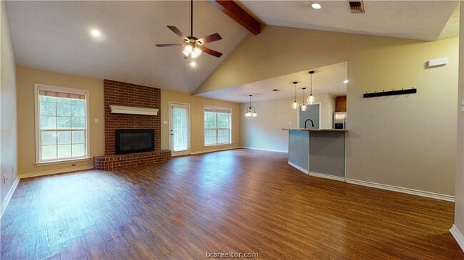 Photo - 1215 Glade St