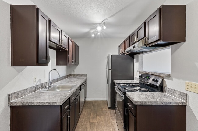 Create meals and memories in your modern kitchen. - Verona Apartment Homes