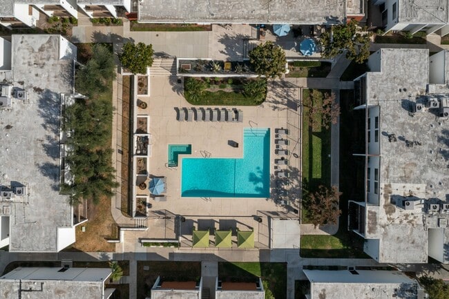 Building Photo - Arrive Laurie Lane