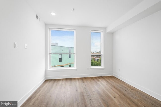 Photo - 4324 Lancaster Ave Unit 101