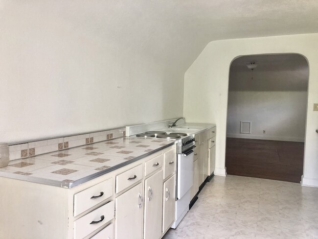 Photo - 207 7th Ave