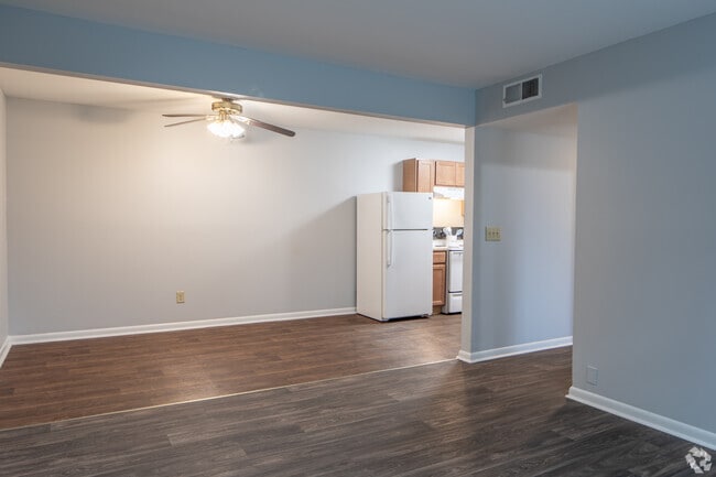 3BR, 1BA - 875SF - Kitchen - Pine Forest Apartments