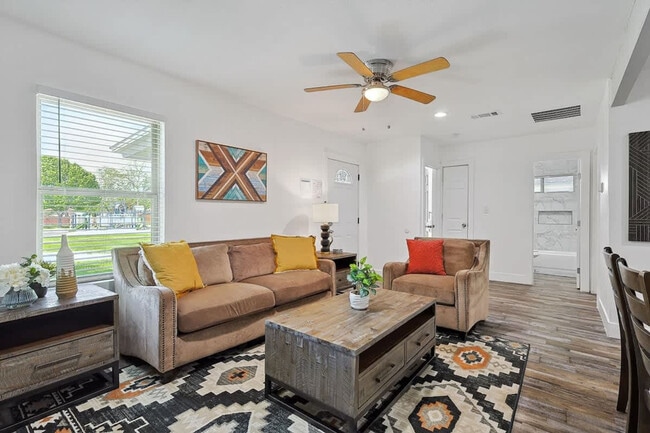 Building Photo - 2047 El Paso St Unit ID1250028P