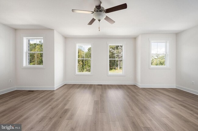 Photo - 354 Evermore Ln