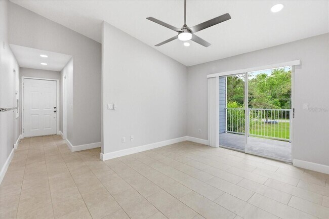 Photo - 2504 Grassy Point Dr Unit 204