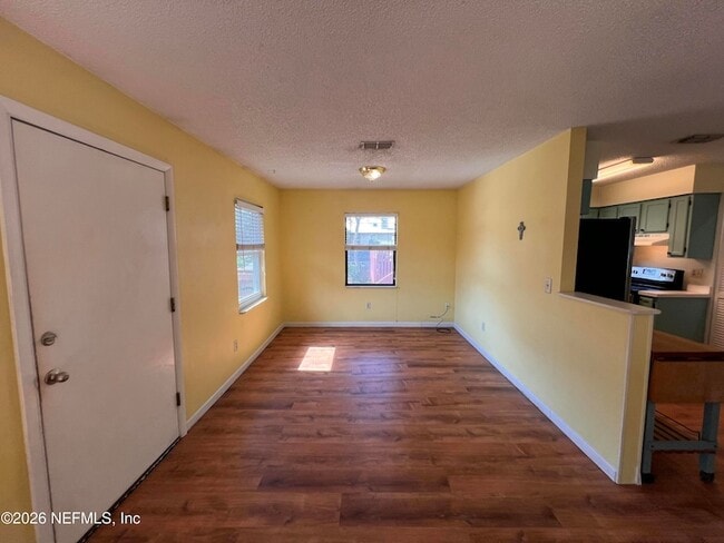 Photo - 17 Lisbon St Unit B