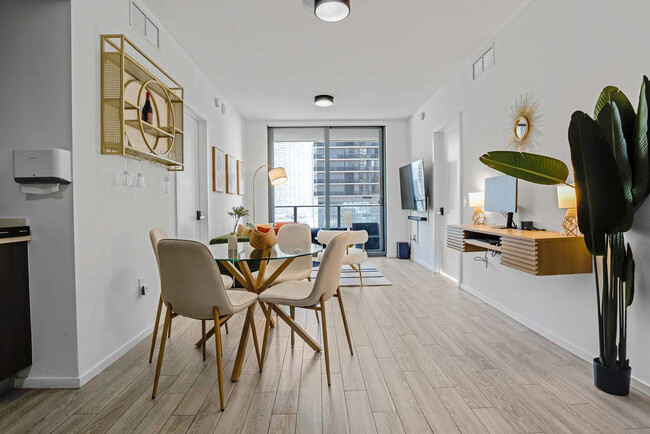 Photo - 404 NE 2nd Ave Unit SI ID1507058P