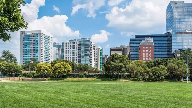 Photo - 4 Emerson Pl Unit GO ID1059124P