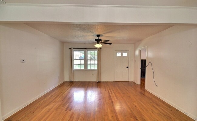 Photo - 487 S Center St