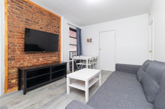 Building Photo - 215 B E 95th St Unit SI ID1032054P