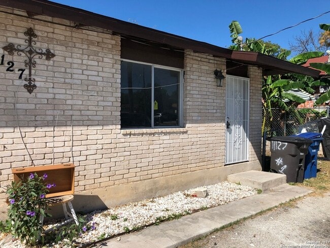 Building Photo - 11127 Belair Dr
