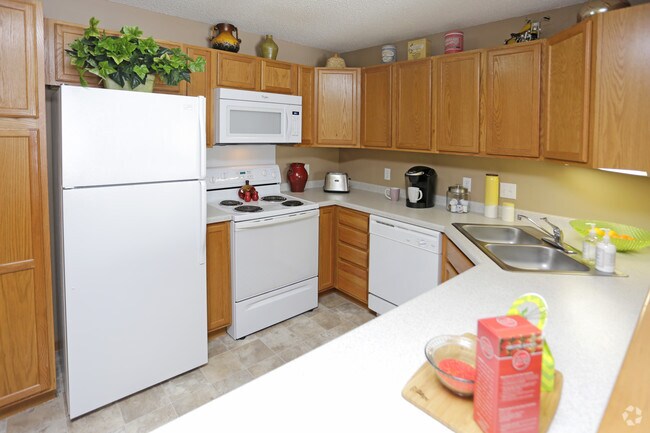 Plenty of Counter Space - Arbor Glen