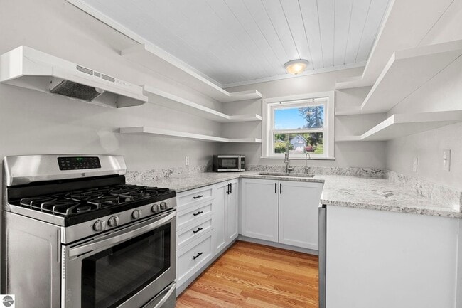 Photo - 8116 Ballard St
