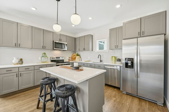 Photo - Magnolia Row