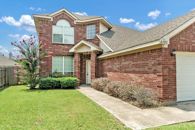 Photo - 4402 Emerald Leaf Dr