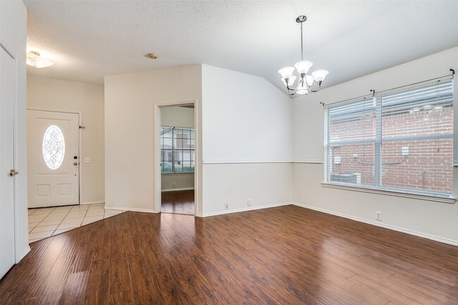 Photo - 206 Trenton Dr