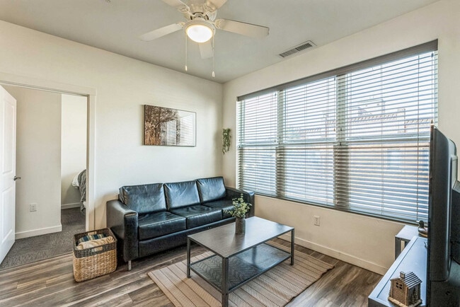 Photo - 305 E Front St Unit ID1261716P