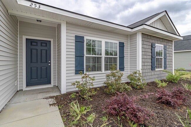 Photo - 253 Brightleaf Cir