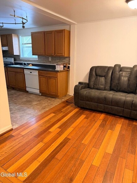 Photo - 200 Mohawk St Unit 1