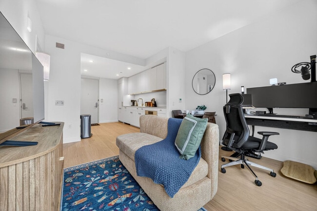 Photo - 16 Dupont St Unit SI FL20-ID1471252P