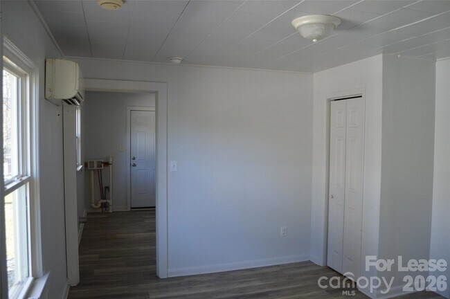 Photo - 515 S Elm St