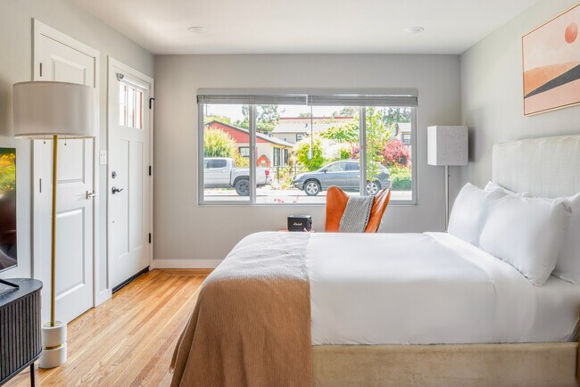 Building Photo - 1058 Noel Dr Unit FL0-ID1862