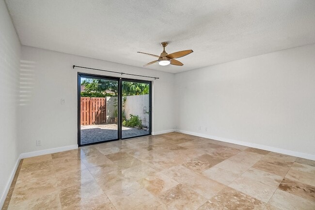 Photo - 2700 S Oakland Forest Dr Unit 305