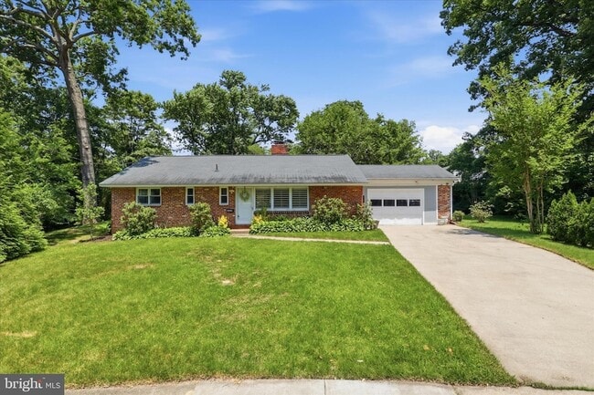Photo - 6320 Howe Pl
