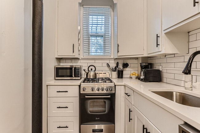 Photo - 1666 Detroit St Unit ID1026272P