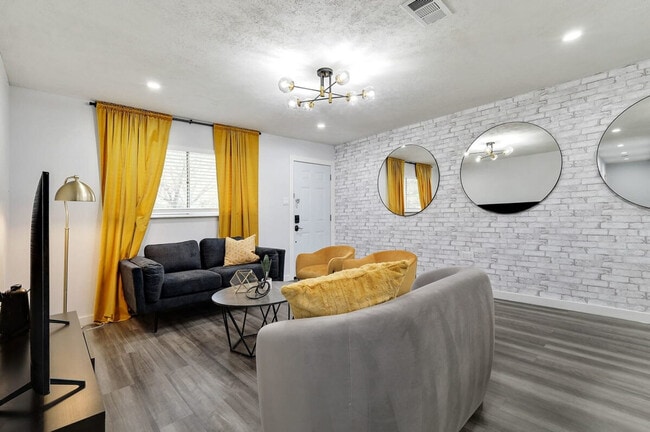 Photo - 7609 Noreast Dr Unit ID1056415P