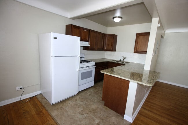 Gas Stove and Dishwasher - 1531le