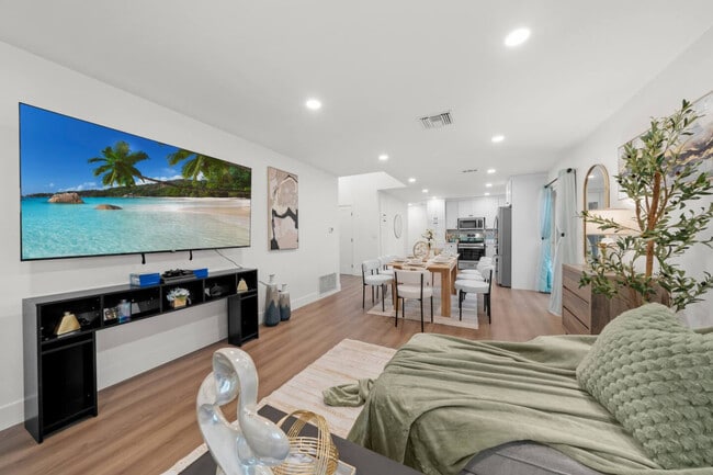 Photo - 1676 Raynell Way Unit ID1316300P