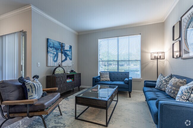 1BR, 1BA - 669SF - Breakers at Windmill Lakes