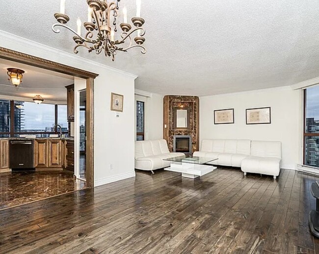 Photo - Montfort Crossing