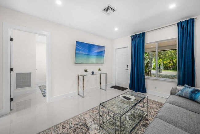 Photo - 44 N Federal Hwy Unit ID1020830P