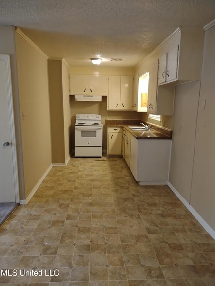 Photo - 6015 Oakland Heights St