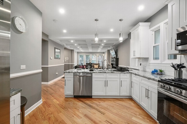 Photo - 8128 S King Dr Unit SI ID1298094P