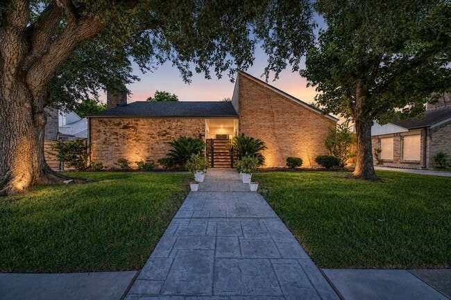 Photo - 7606 Portal Dr