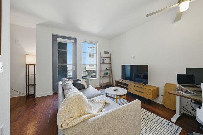 Building Photo - 355 Berry St Unit FL4-ID1224043P