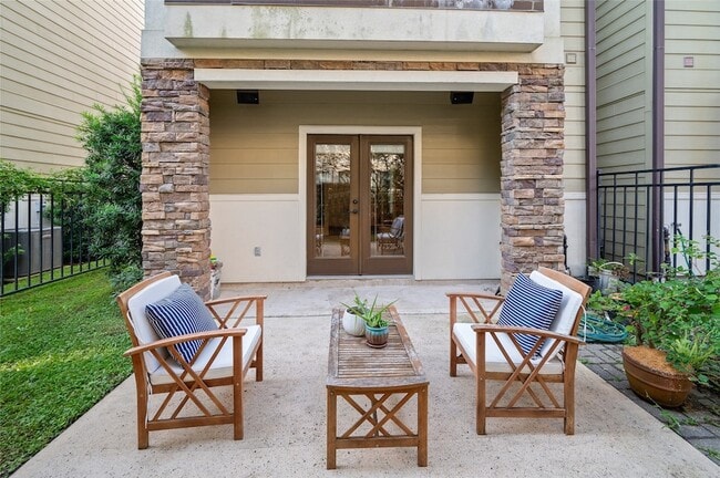 Building Photo - 2423 Beall St